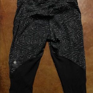 Lululemon Real Quick Crop Samba Snake